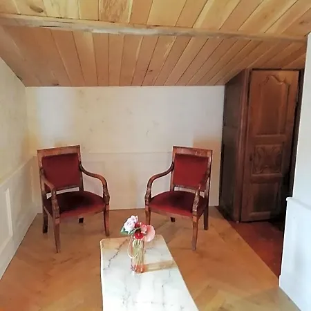 La Tour Mandot Bed & Breakfast